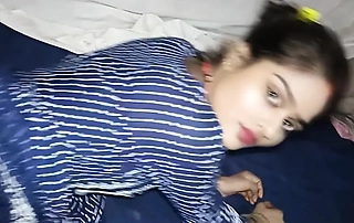 Gorgeous Indian Muslim bhabhi teases with her curves in a super hot desi mms scene.
