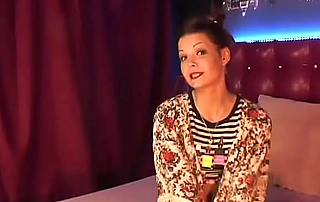 Russian amateur beauty posing in bed on solo webcam show
