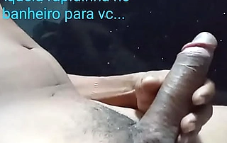 Rapidinho no banheiro