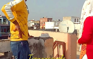 देसी भाभी को बालों से पकड़कर दर्दनाक चोदा