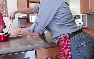 Cougar mom penetrated readily obtainable kitchen development daddy