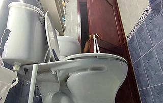 Incredible! My Stepmother Fell Into the Temptation of the Bath