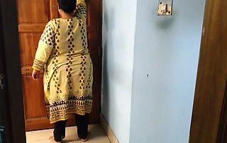 Pakistani Beautiful Maid Fucked by Indian Owner's Performance Son - Desi Hindi Sex
