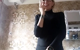 Spankin and Moisturize for My Beautiful Ass While Farts