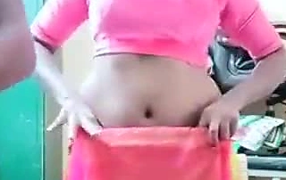 Swathi naidu sexy while dress to saree