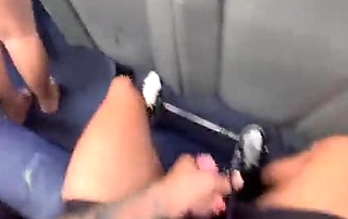 Levei a minha empregada para casa, olha oque ela fez dentro do ônibus, fiquei louco
